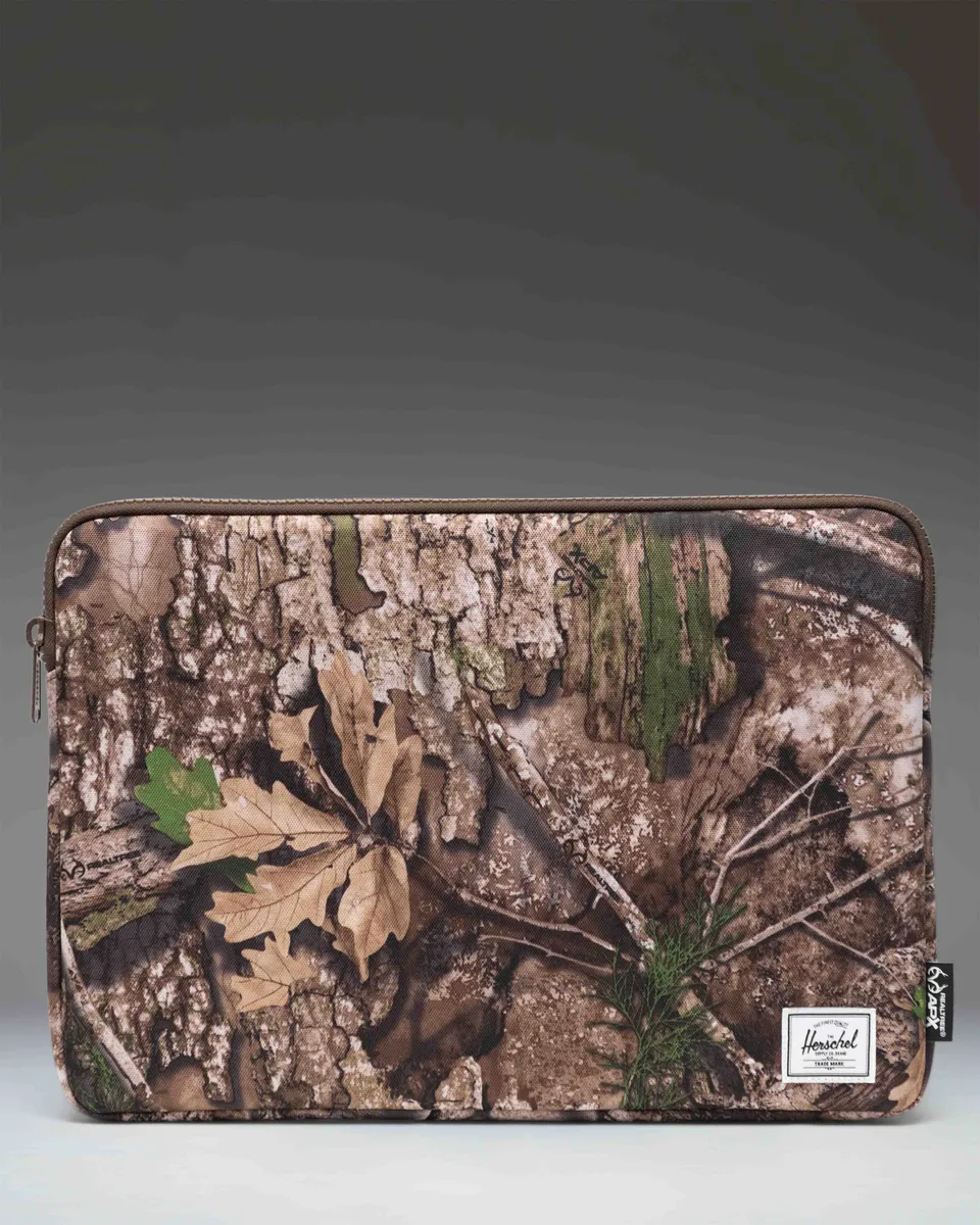 herschel-supply-realtree-anchor-15-16-inch-sleeve image 1