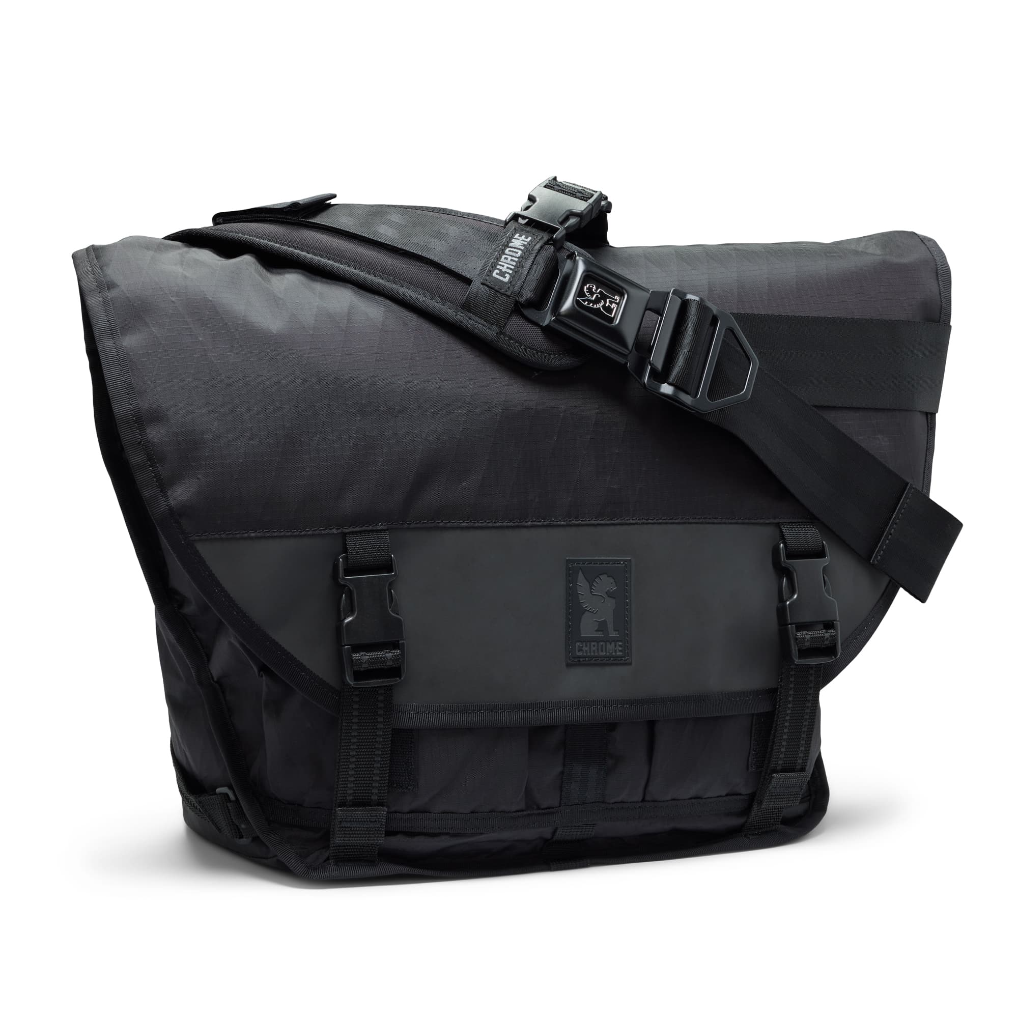 chrome-industries-citizen-15l-messenger-compact-messenger-bag-with-laptop-sleeve image 3