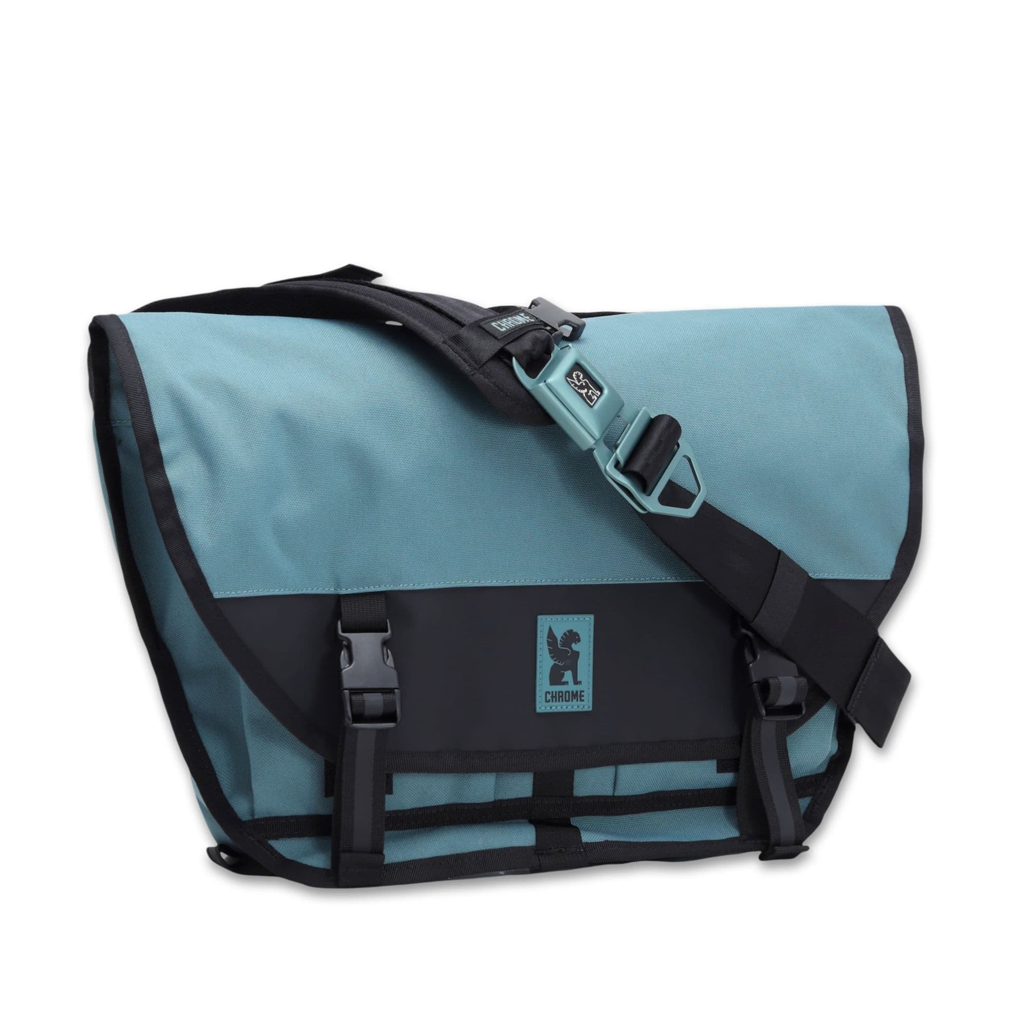 chrome-industries-citizen-15l-messenger-compact-messenger-bag-with-laptop-sleeve image 7