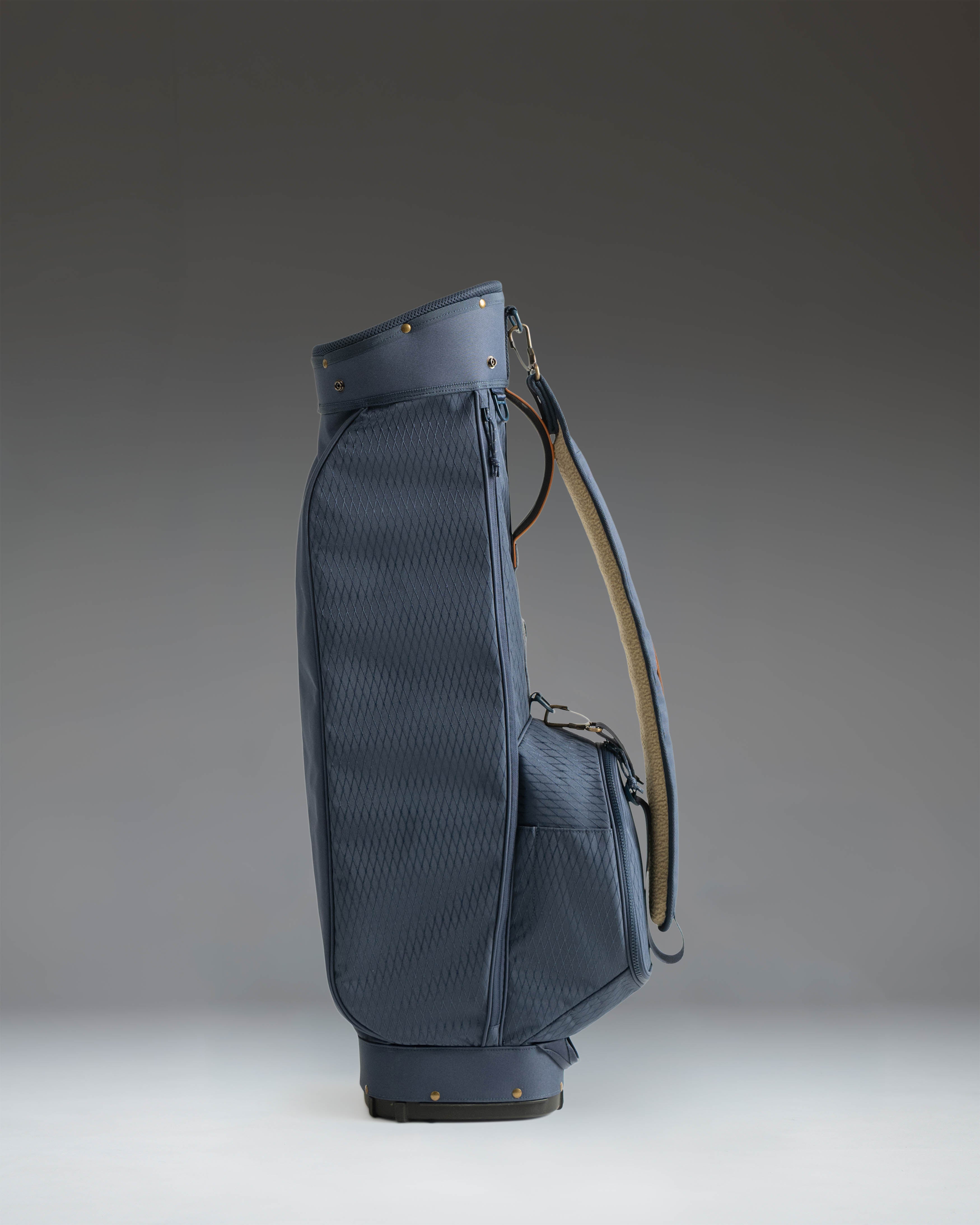 herschel-supply-watt-sunday-golf-bag-lightweight-single-strap image 2