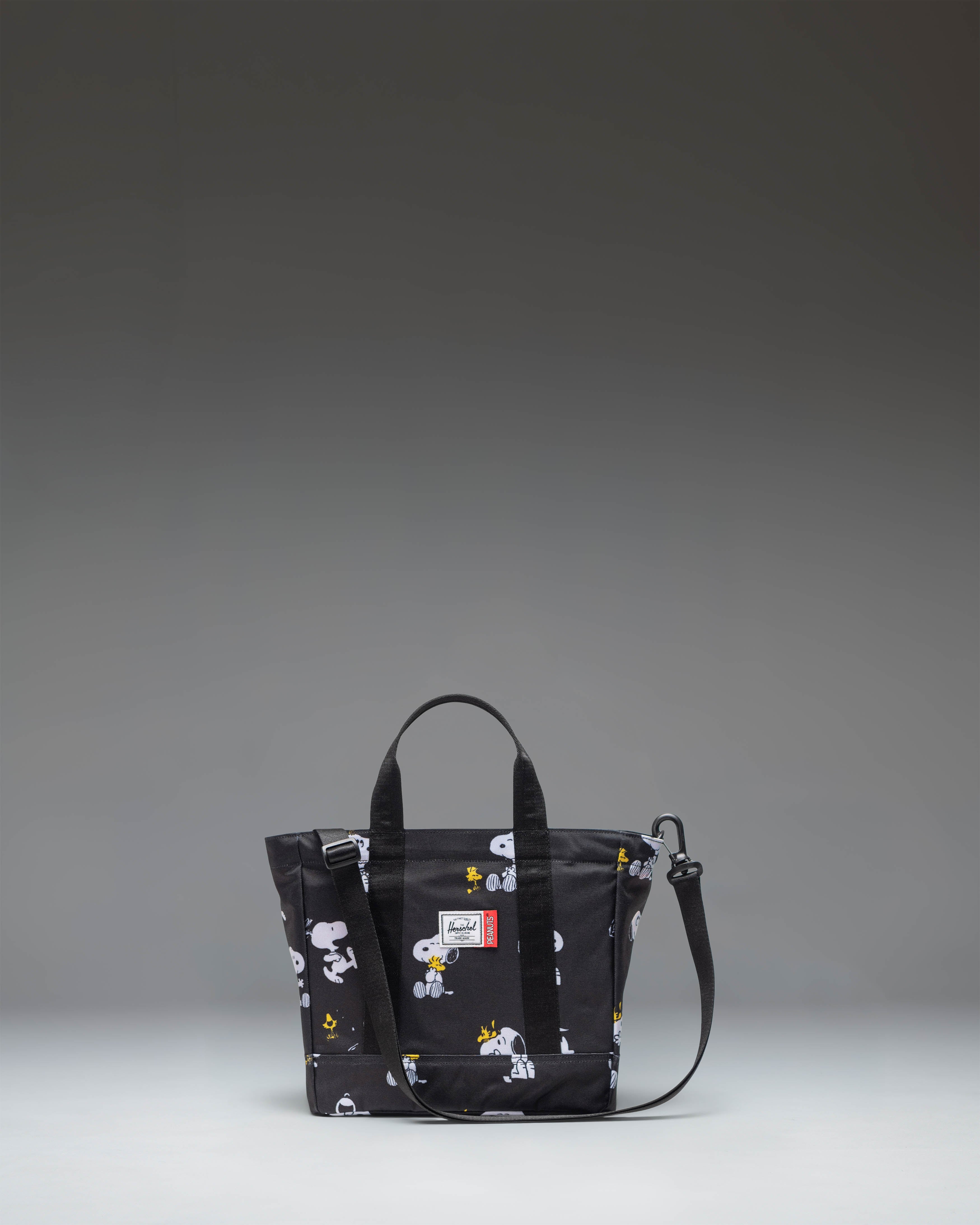 peanuts-herschel-heritage-small-tote image 1