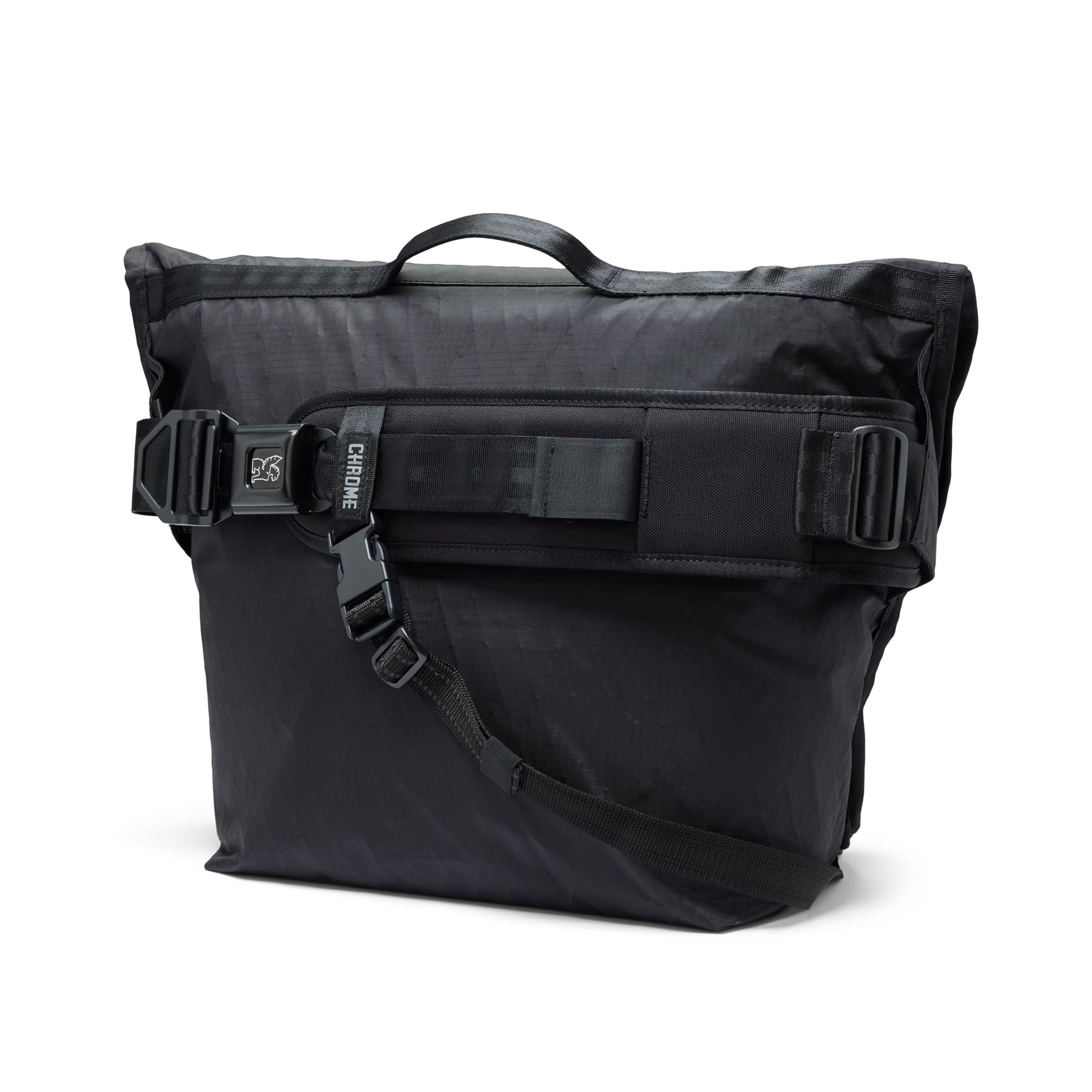 chrome-industries-citizen-15l-messenger-compact-messenger-bag-with-laptop-sleeve image 4