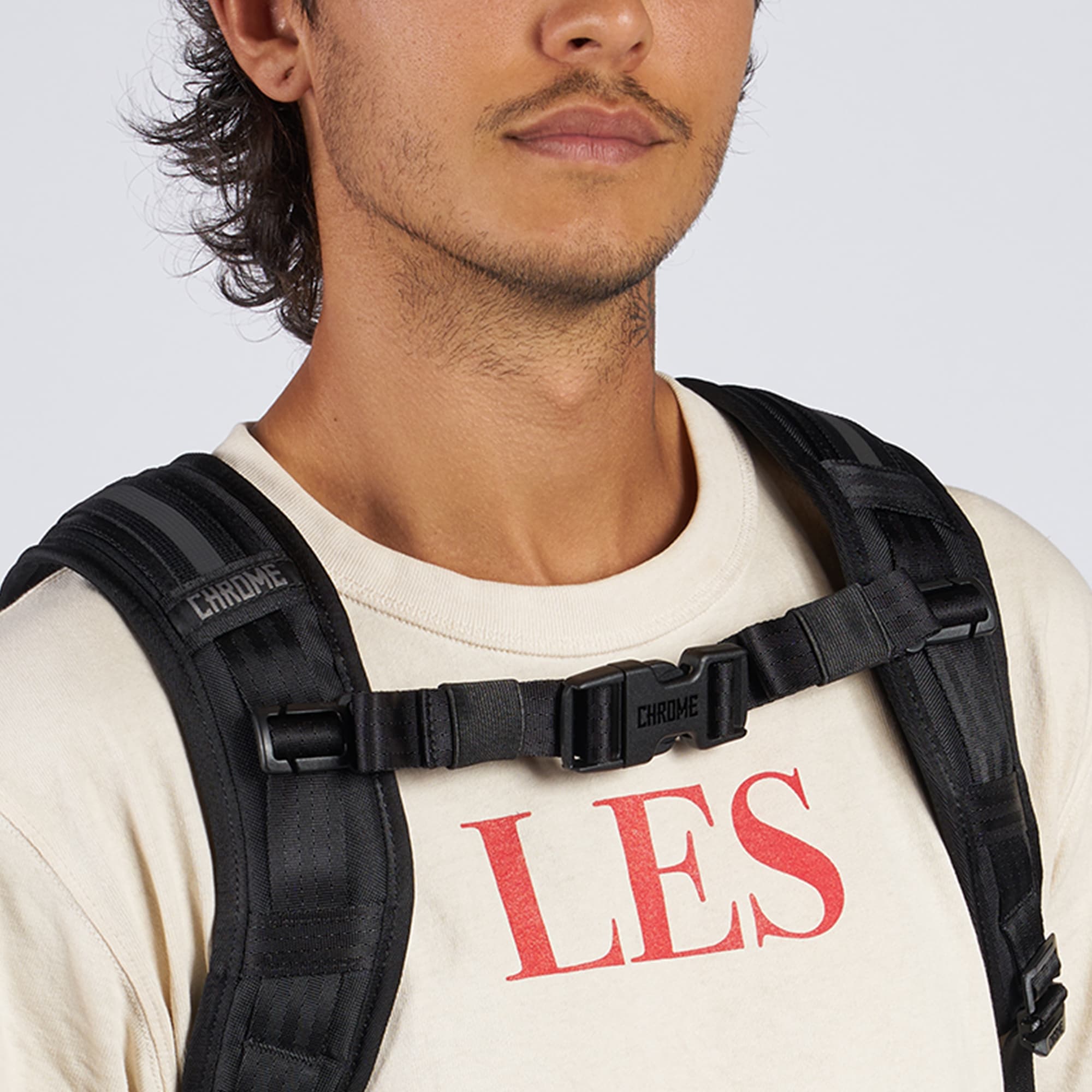 chrome-industries-sternum-strap-universal-chest-strap-for-1-webbing image 3