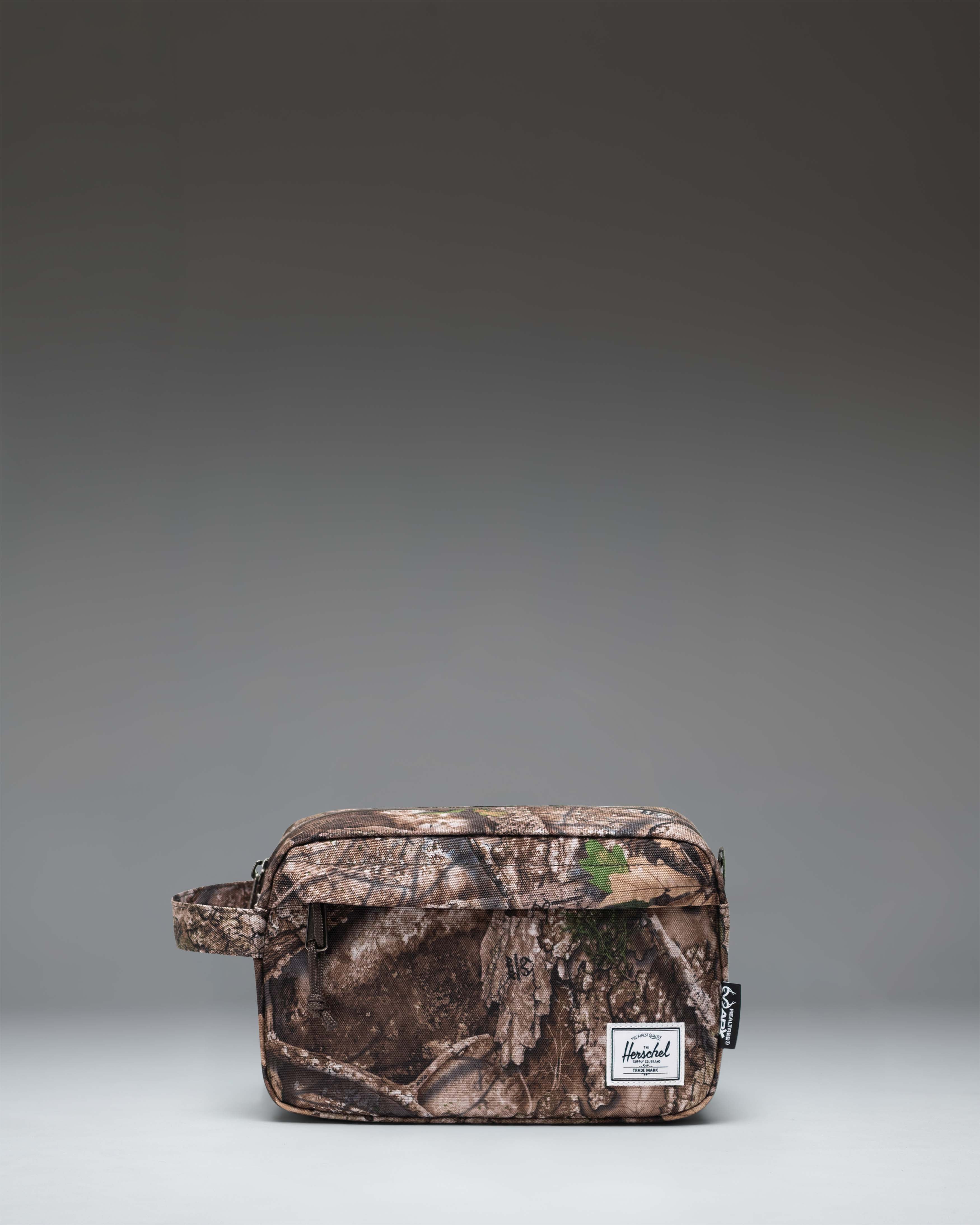 herschel-supply-realtree-chapter-travel-kit image 1