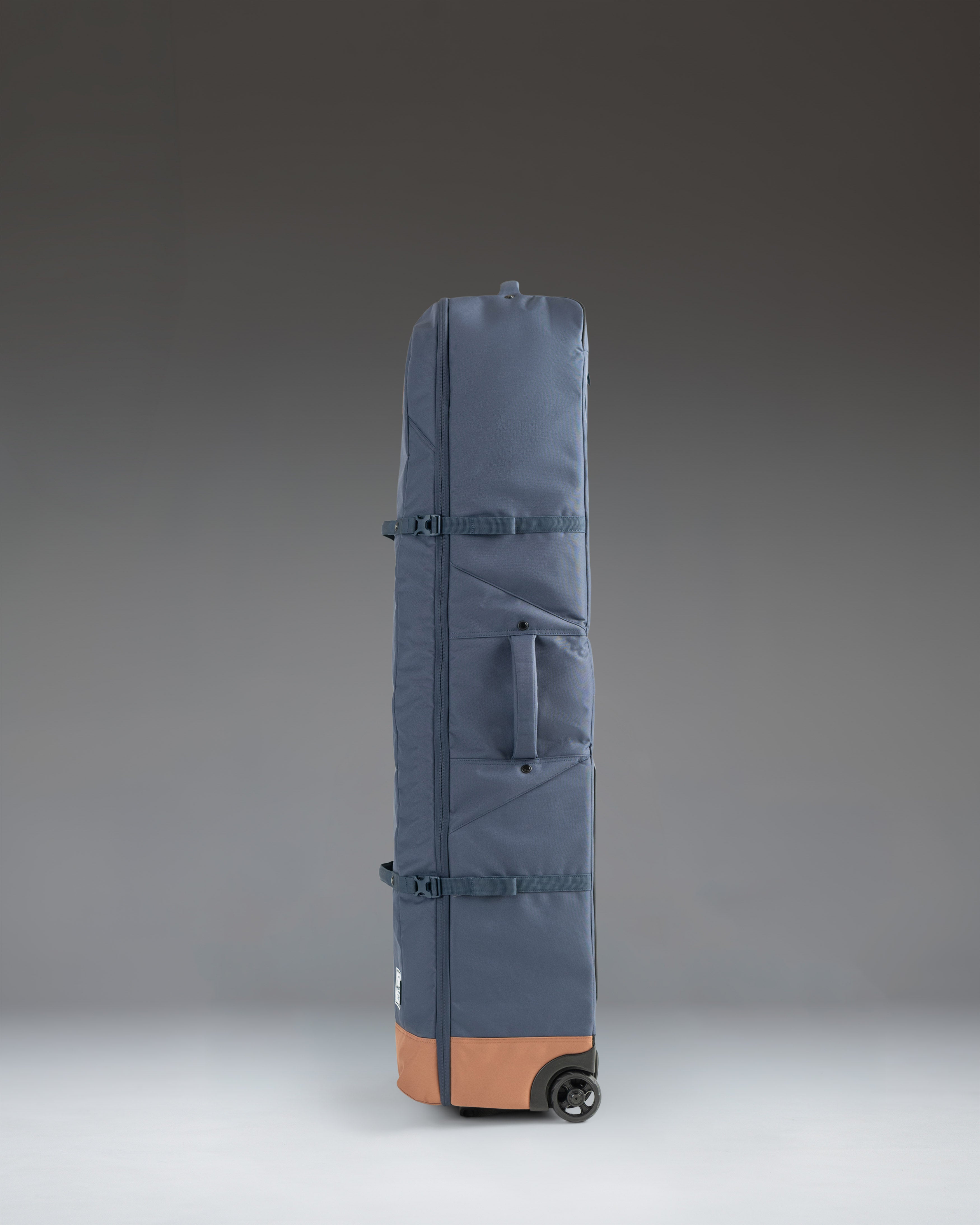 herschel-supply-heritage-golf-travel-wheelie-bag image 4
