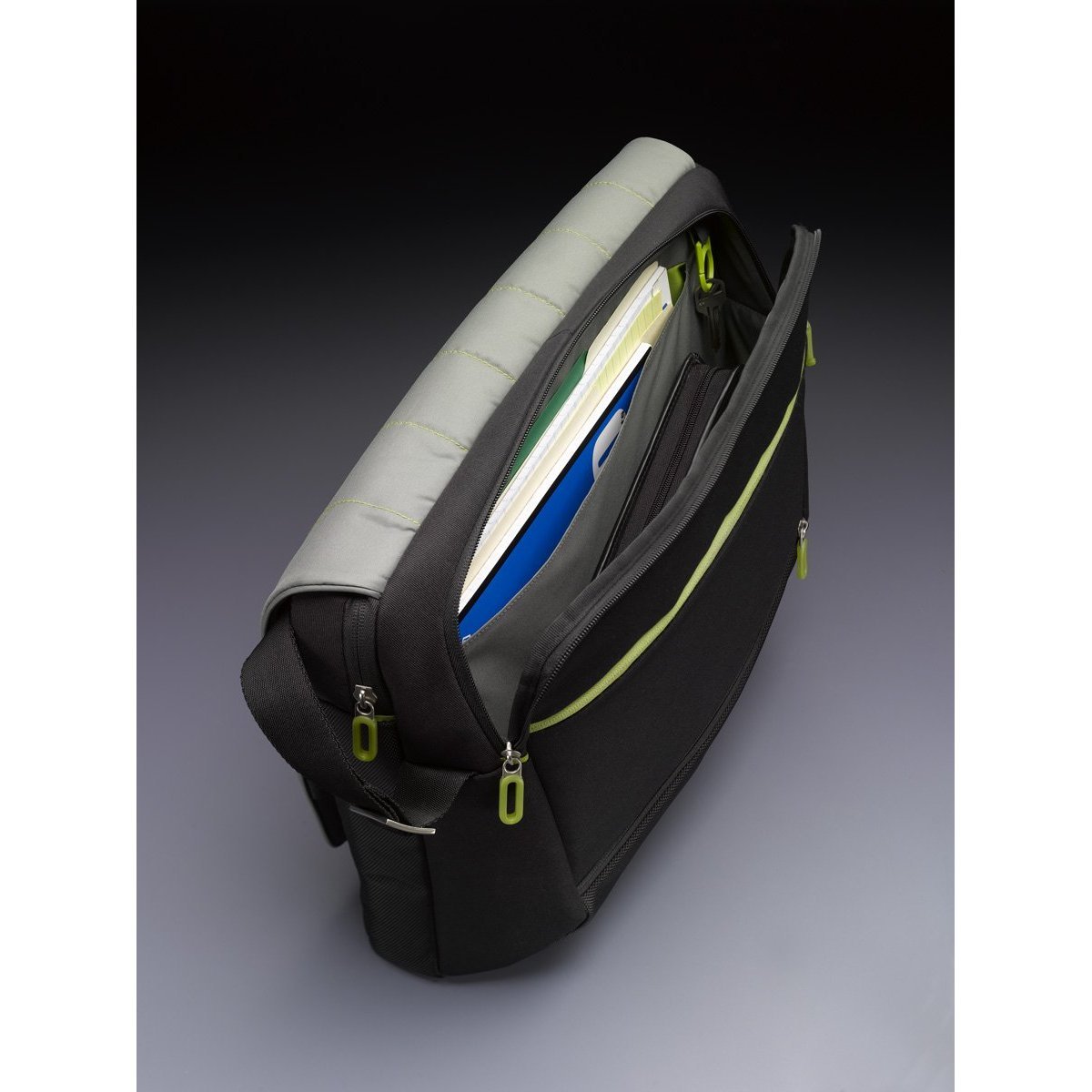 case-logic-pnm-217-17-inch-laptop-messenger-bag-black image 2