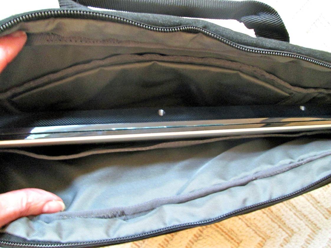 Good bag, but the handle is not padded