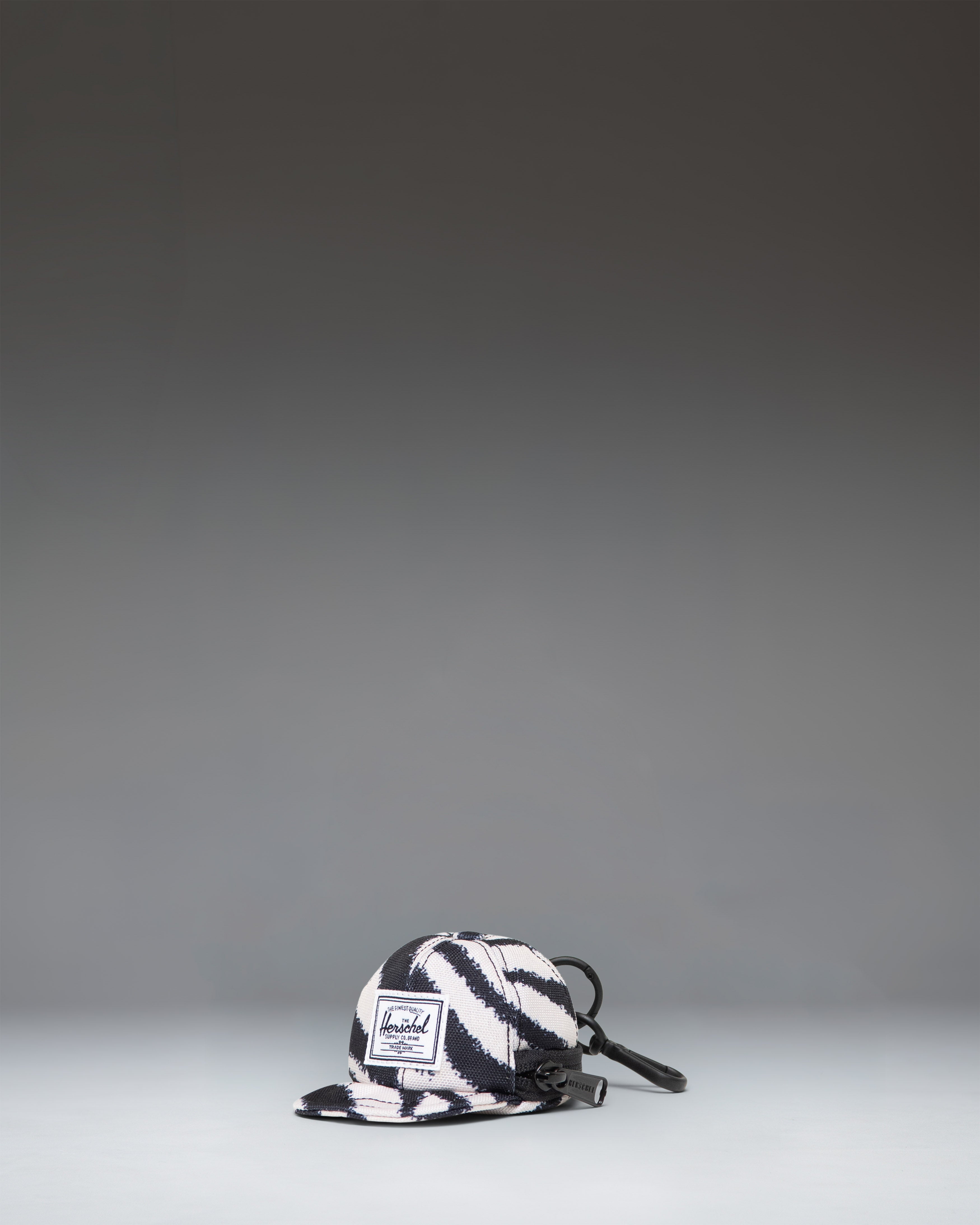 herschel-supply-sylas-classic-cap-bag-charm image 2