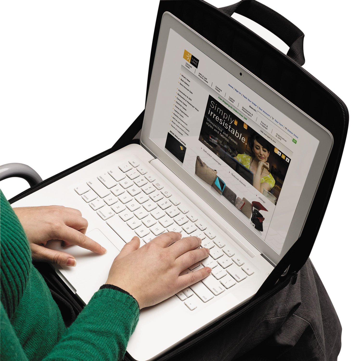 case-logic-qns-113-molded-eva-laptop-sleeve-for-13-3-laptops-black-with-airflow- image 2