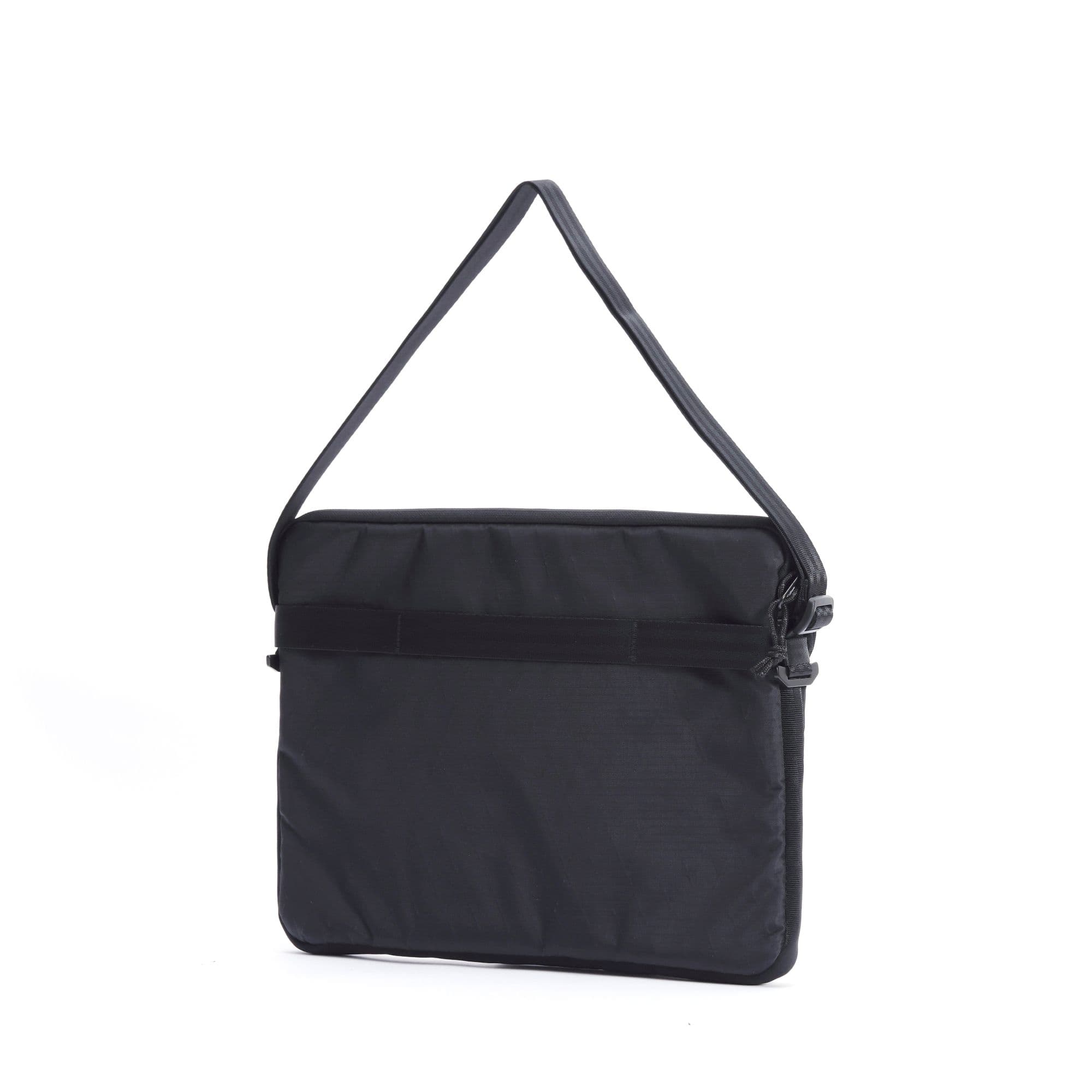 chrome-industries-laptop-sleeve-padded-and-modular-protection image 2