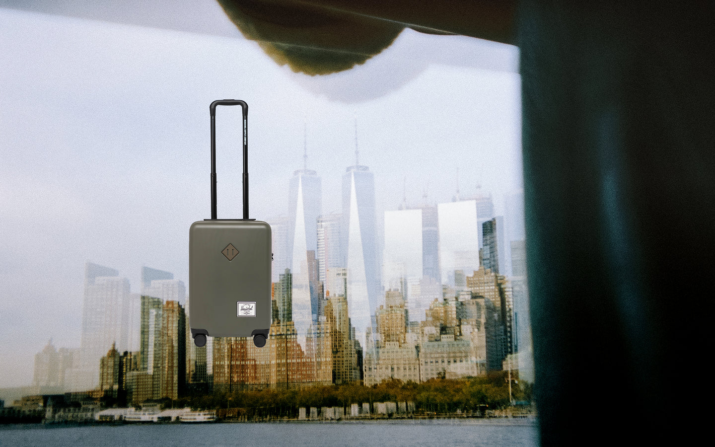 herschel-heritage-hardshell-carry-on-luggage image 2