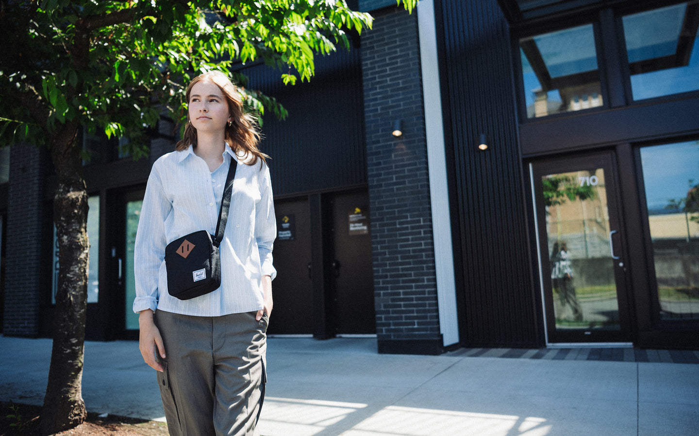 herschel-heritage-crossbody-bag-classic-series image 2