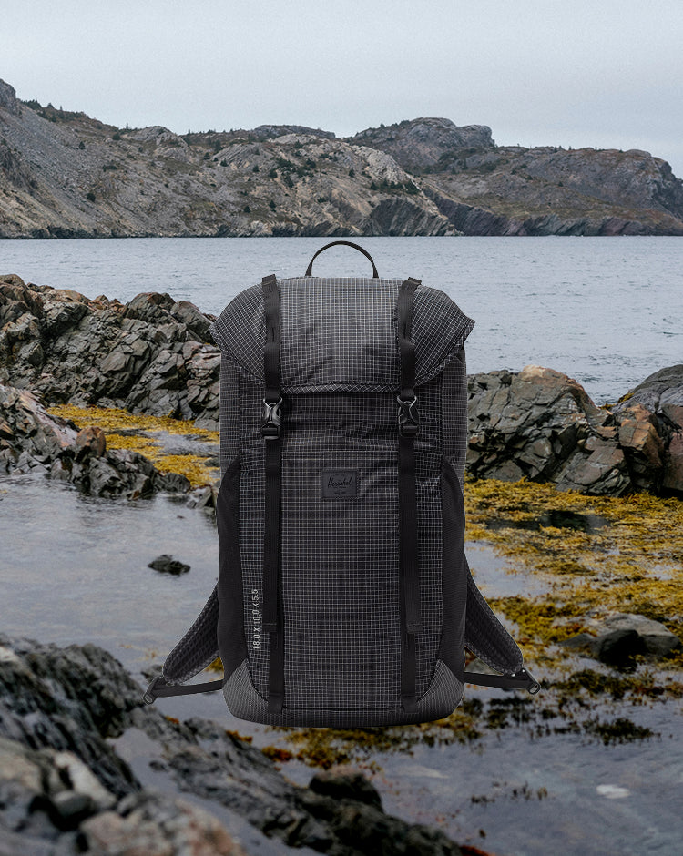 herschel-supply-ultralight-backpack-22l-lightweight-hydration-daypack-with-refle image 3