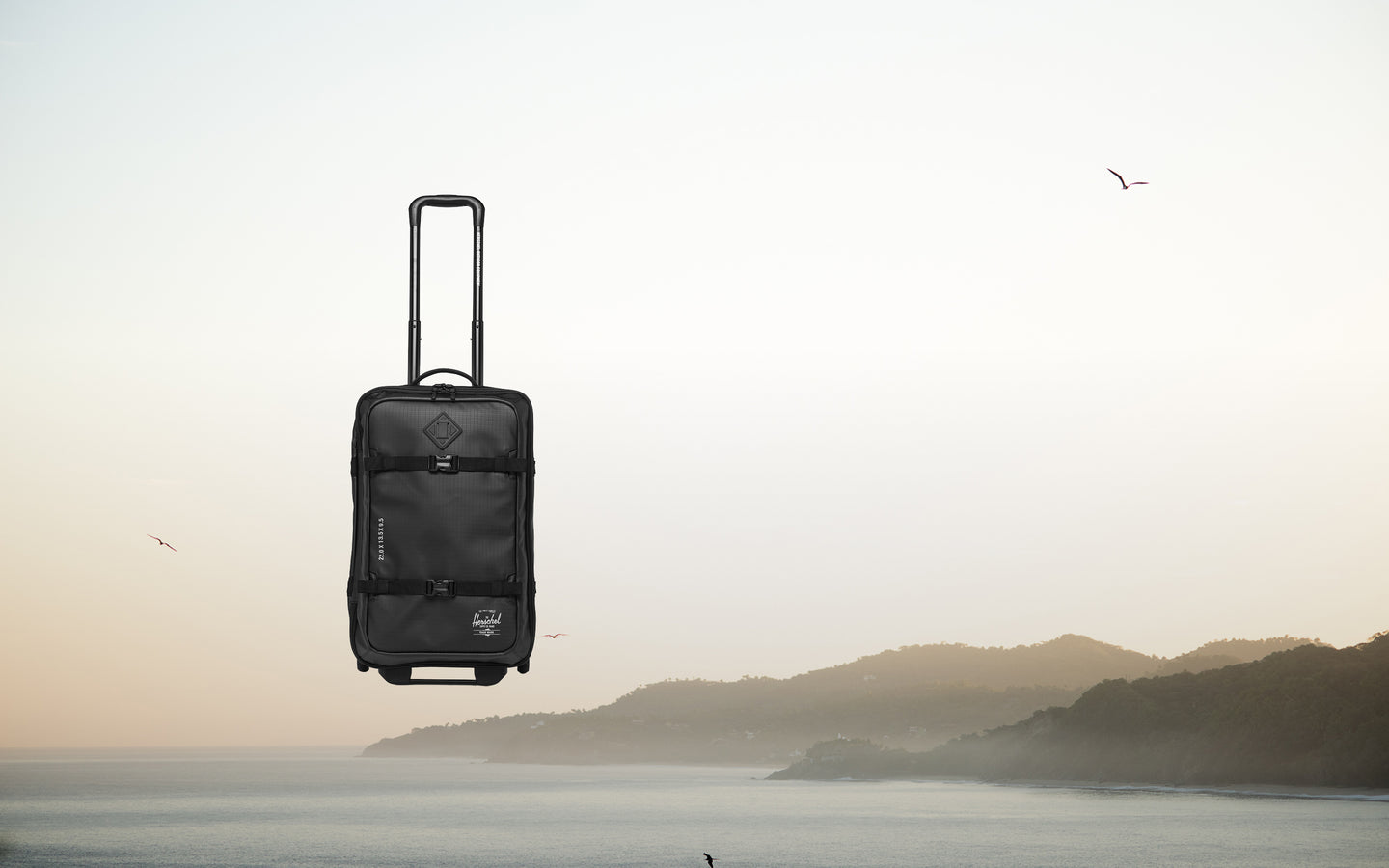herschel-supply-all-season-hybrid-roller-bag-large-carry-on image 3