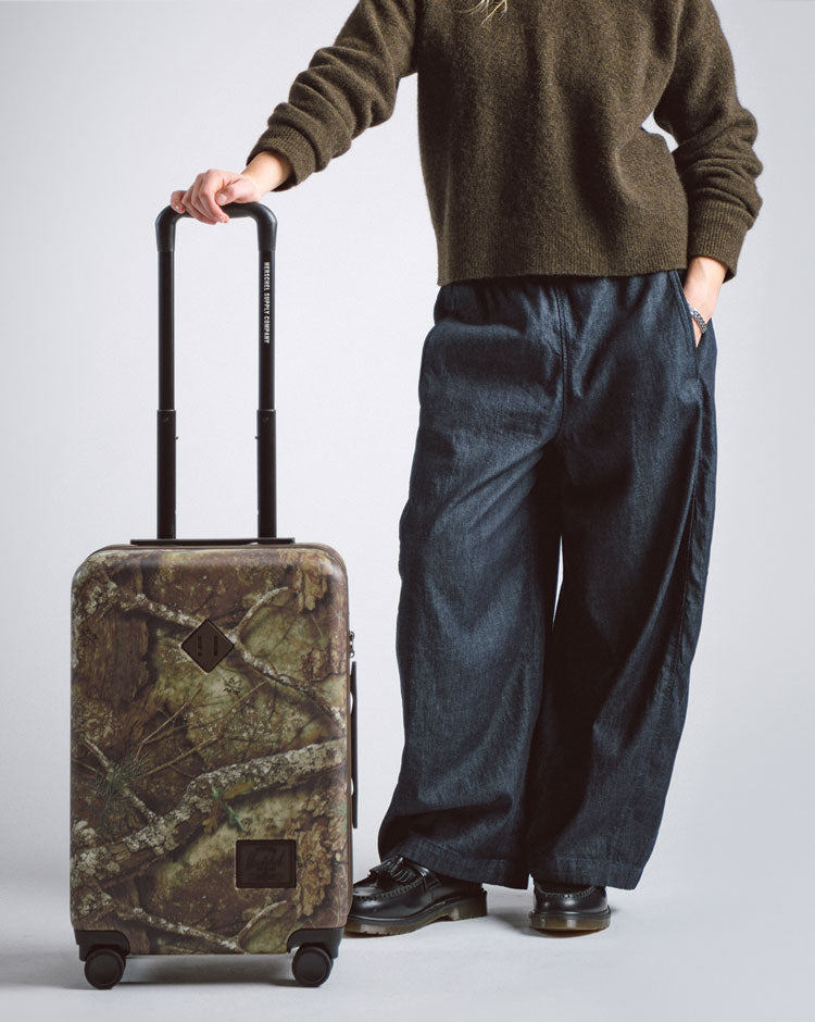 herschel-supply-heritage-large-co-luggage-with-realtree-apx-camo image 4