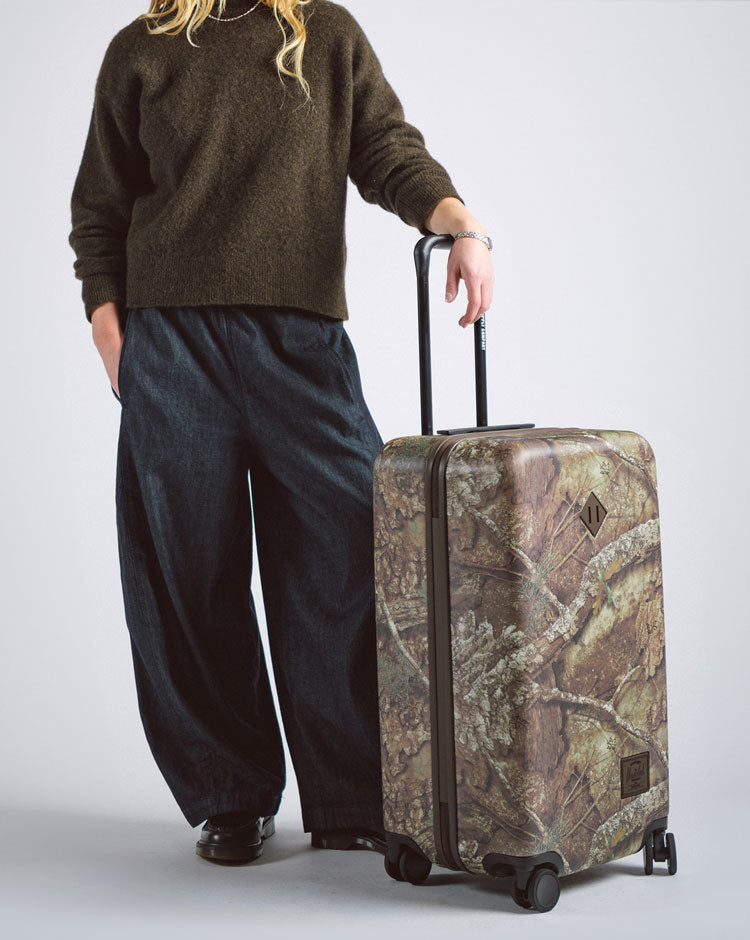 herschel-supply-realtree-heritage-medium-luggage image 4