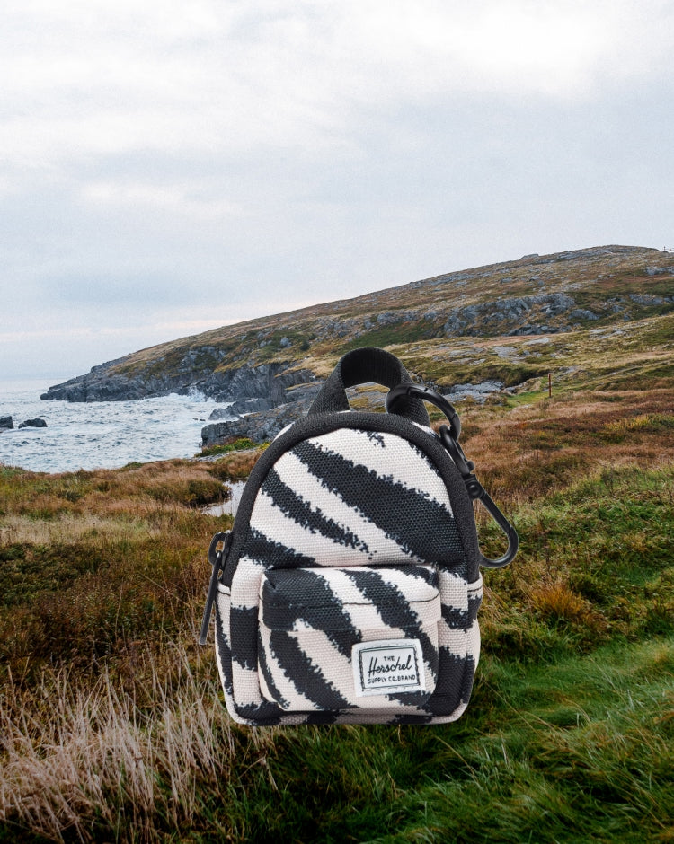 herschel-supply-classic-backpack-bag-charm-metal-clip-keychain-tiny-backpack-min image 3