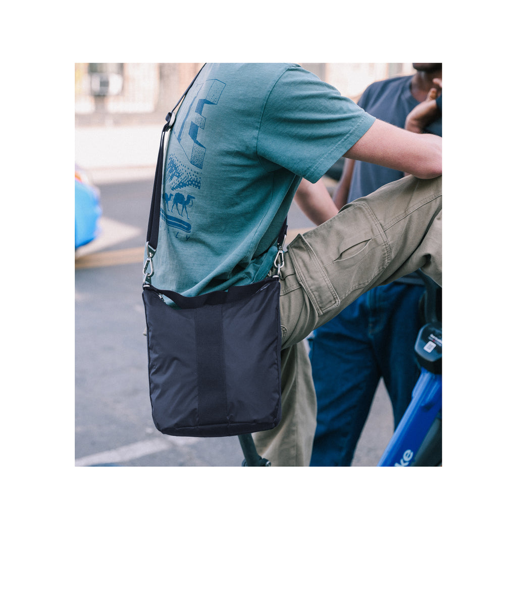 lesportsac-convertible-market-hobo-shoulder-crossbody-multiple-pockets image 8